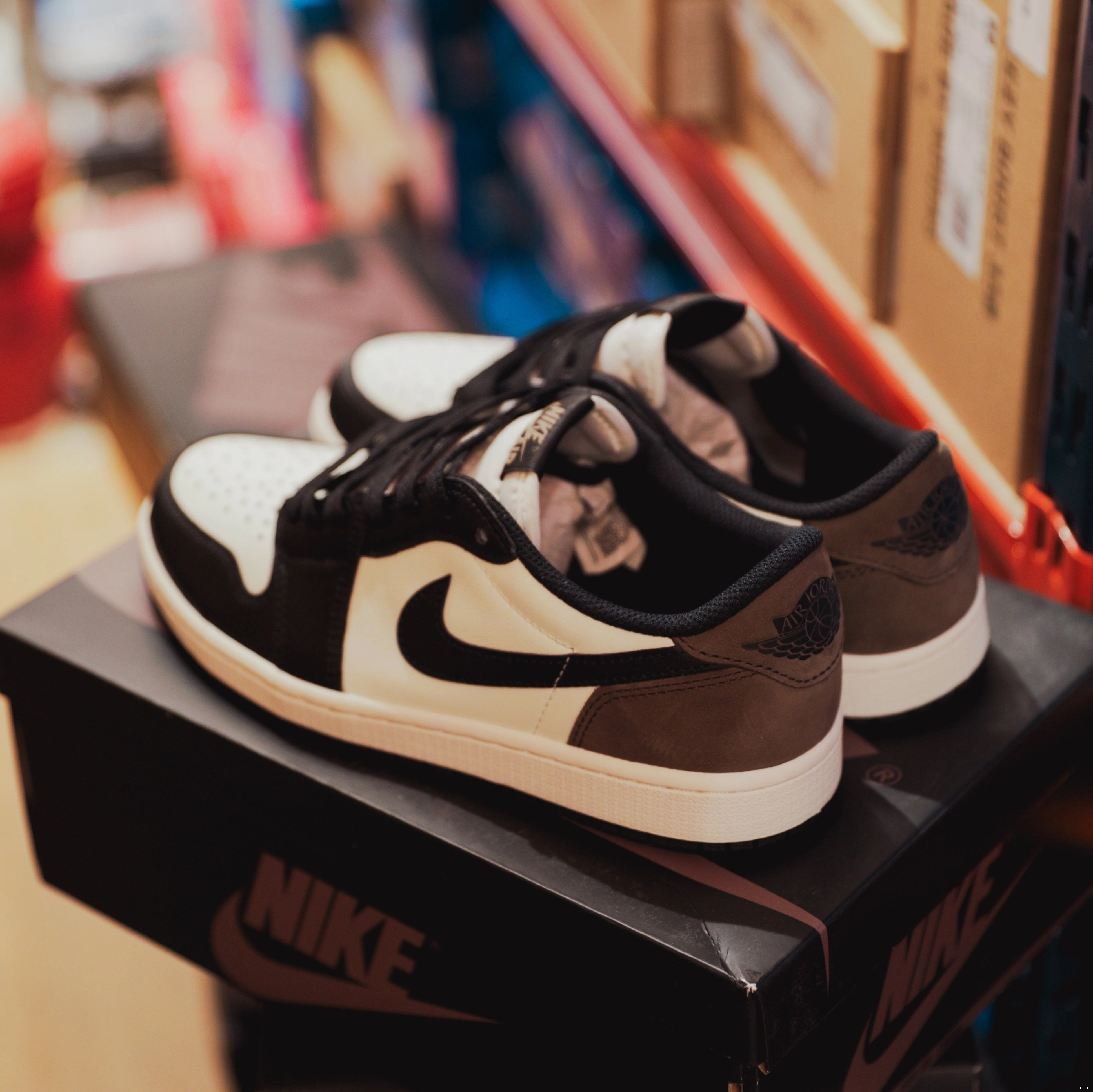 Jordan Retro Mocha OG 1 Low 0727